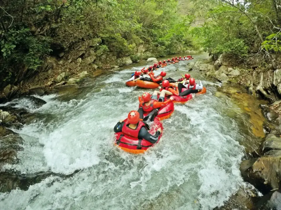 Boiacross em rio da Chapada dos Guimarães